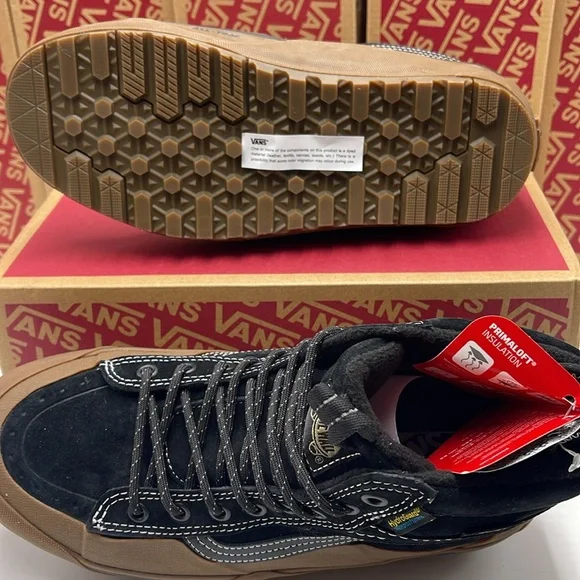 Vans Men’s Sk8-Hi Dip Mte-2
Black/Gum
VN0009QKB9M
Boots Cold Weather Snea… - Picture 4 of 16